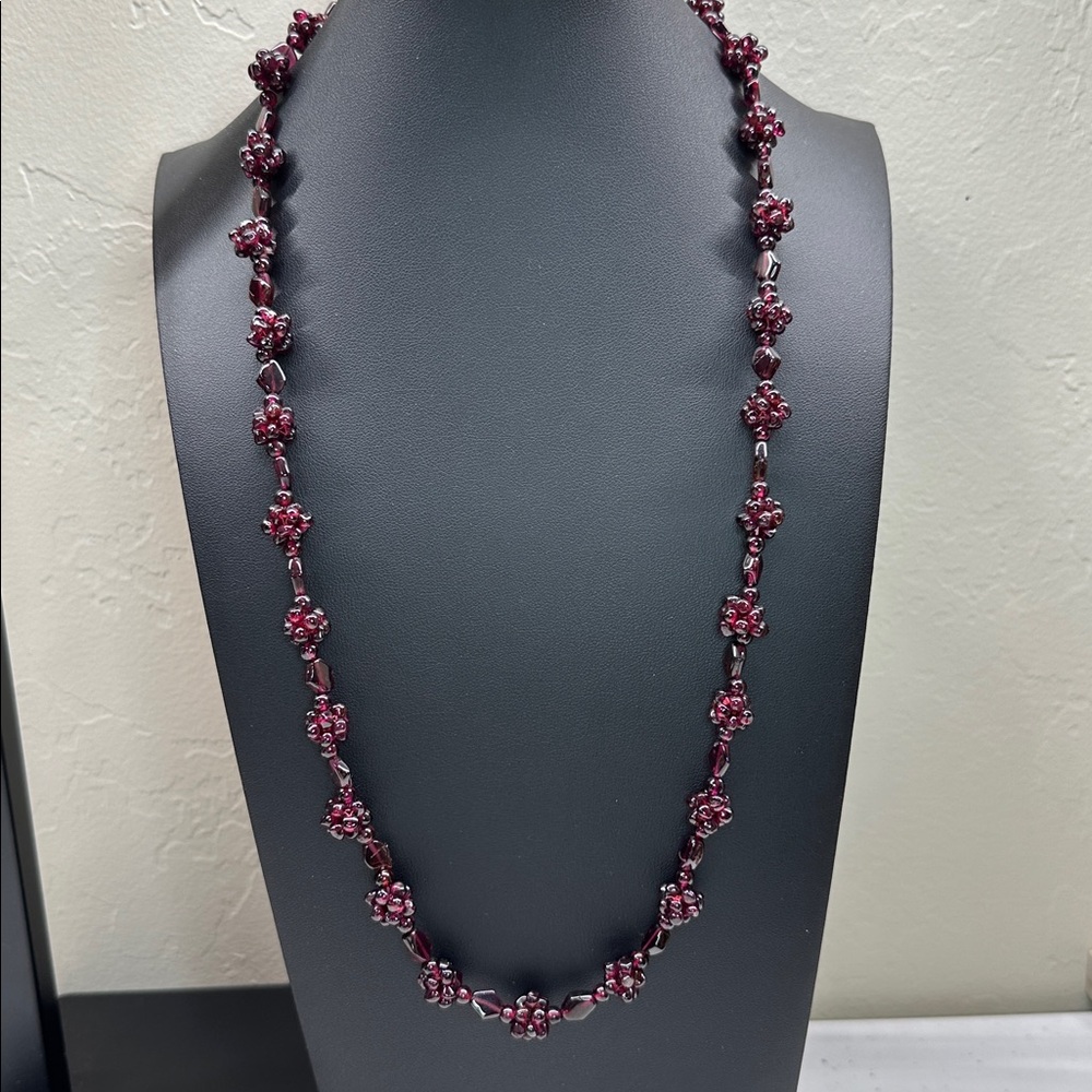 Gorgeous Polished Garnet Cluster Continuous Strand Vintage Necklace - Picture 9 of 12